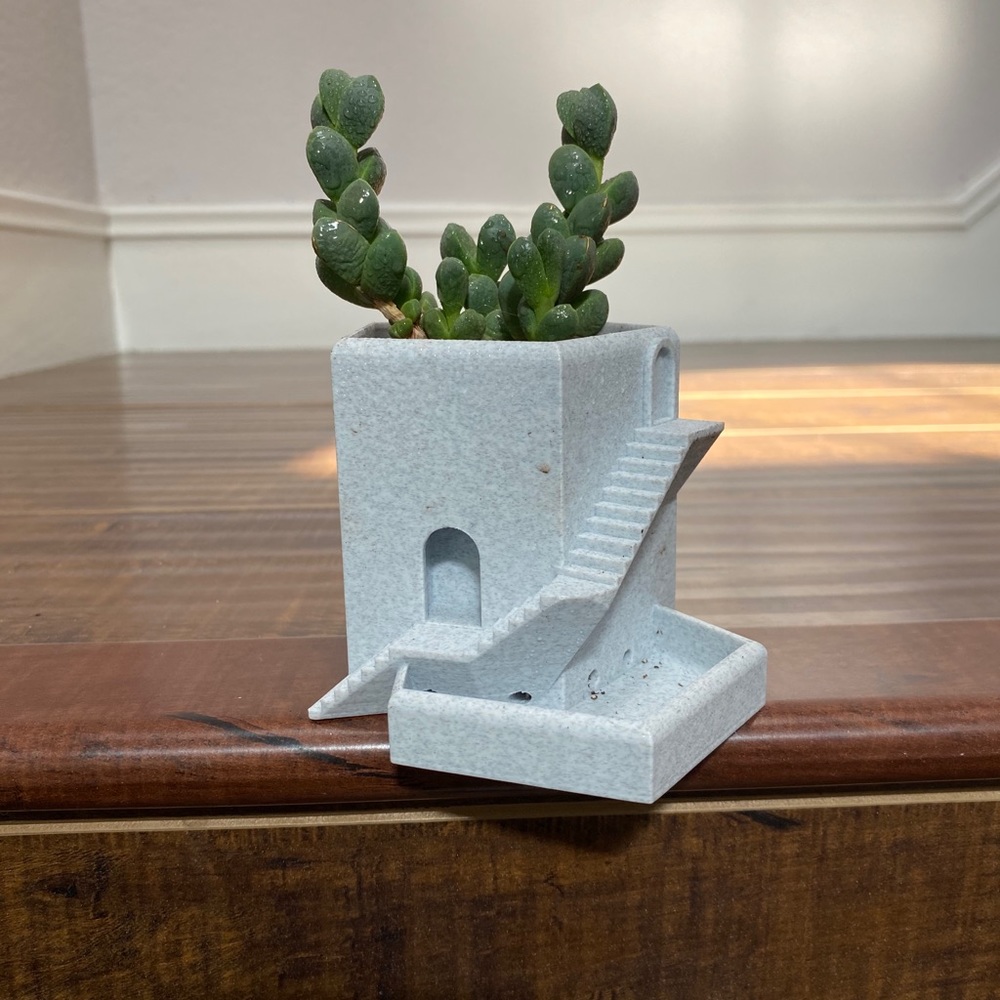 House Planter Pot